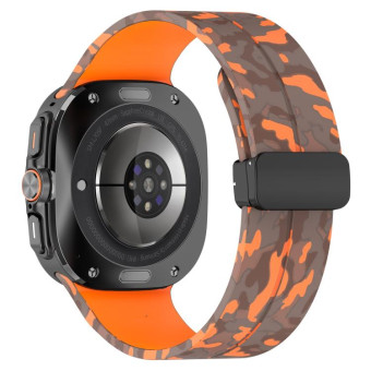 For Samsung Galaxy Watch Ultra 47mm Magnetic Folding Buckle Silicone Watch Band(Camouflage Orange)