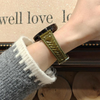 For Amazfit Bip 5 / GTR 4 Heart-Shaped Embossed 22mm Leather Watch Band(Retro Green)