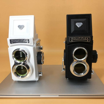 Double Reflex Camera Model Retro Camera Props Decorations Handheld Camera Model(White (Original))