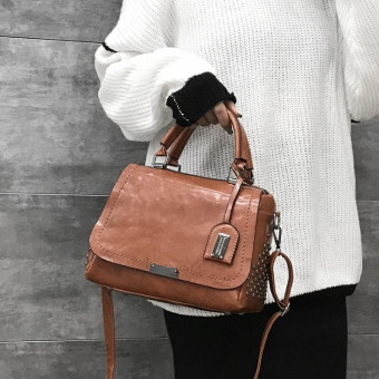 Casual PU Shoulder Bag Ladies Handbag Messenger Bag with Rivet (Brown)
